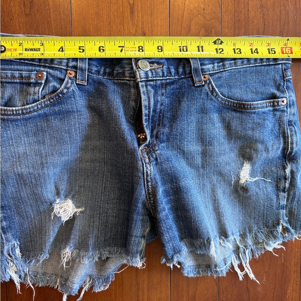 Lucky Brand Size 10/30 Distressed Frayed Denim Shorts Blue Cutoff Jean Shorts - Picture 10 of 13